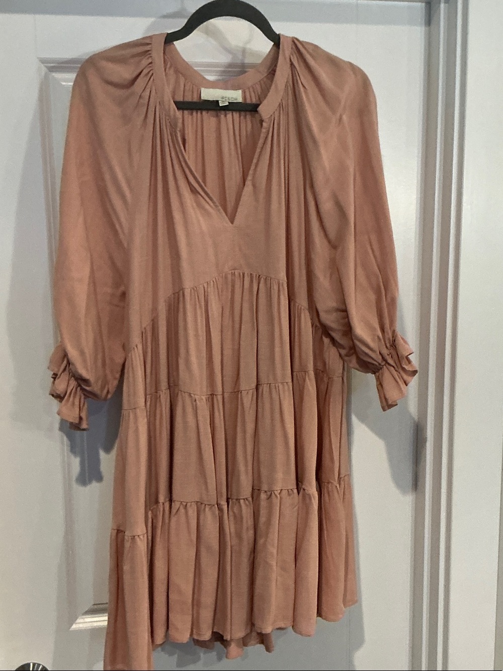 Pinch Flowy Tiered Women's Dress in Dusty Rose Size M